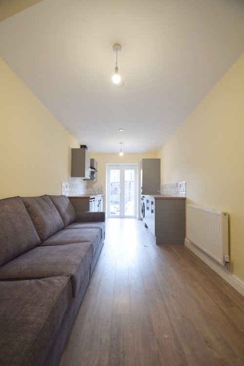 Cathays Terrace- 2 bed - Cardiff Letting Agents